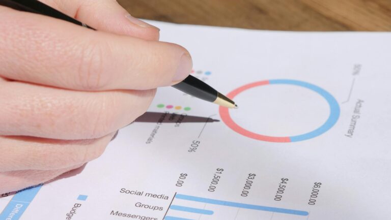 How to Protect Your Social Media Accounts From Hackers - Featured image