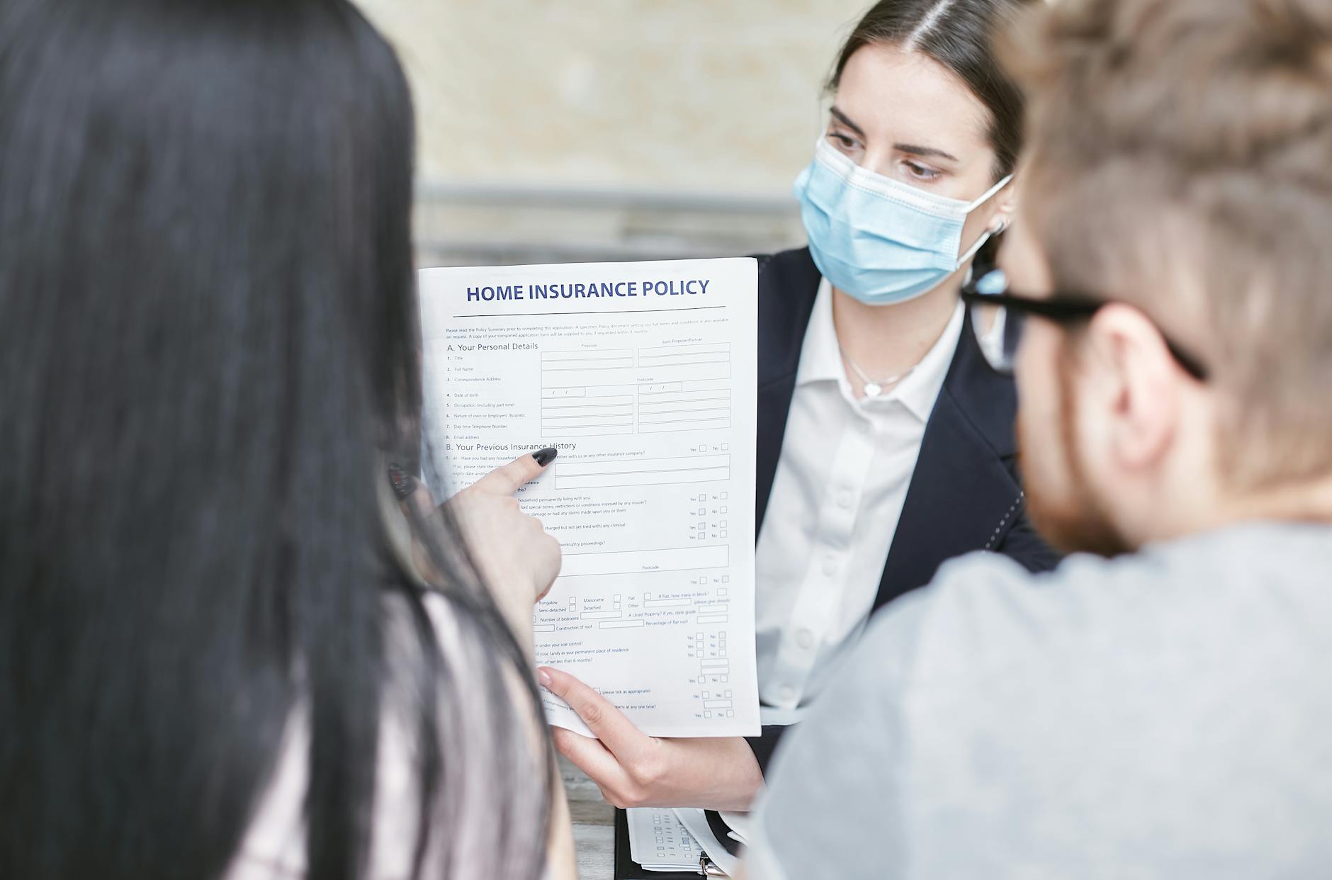What to Do If Your Health Insurance Information Is Stolen - Featured image