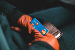 Aura Identity Protection Company Confirms Data Breach Exposing 900,000 Records After Phishing Attack - Featured image