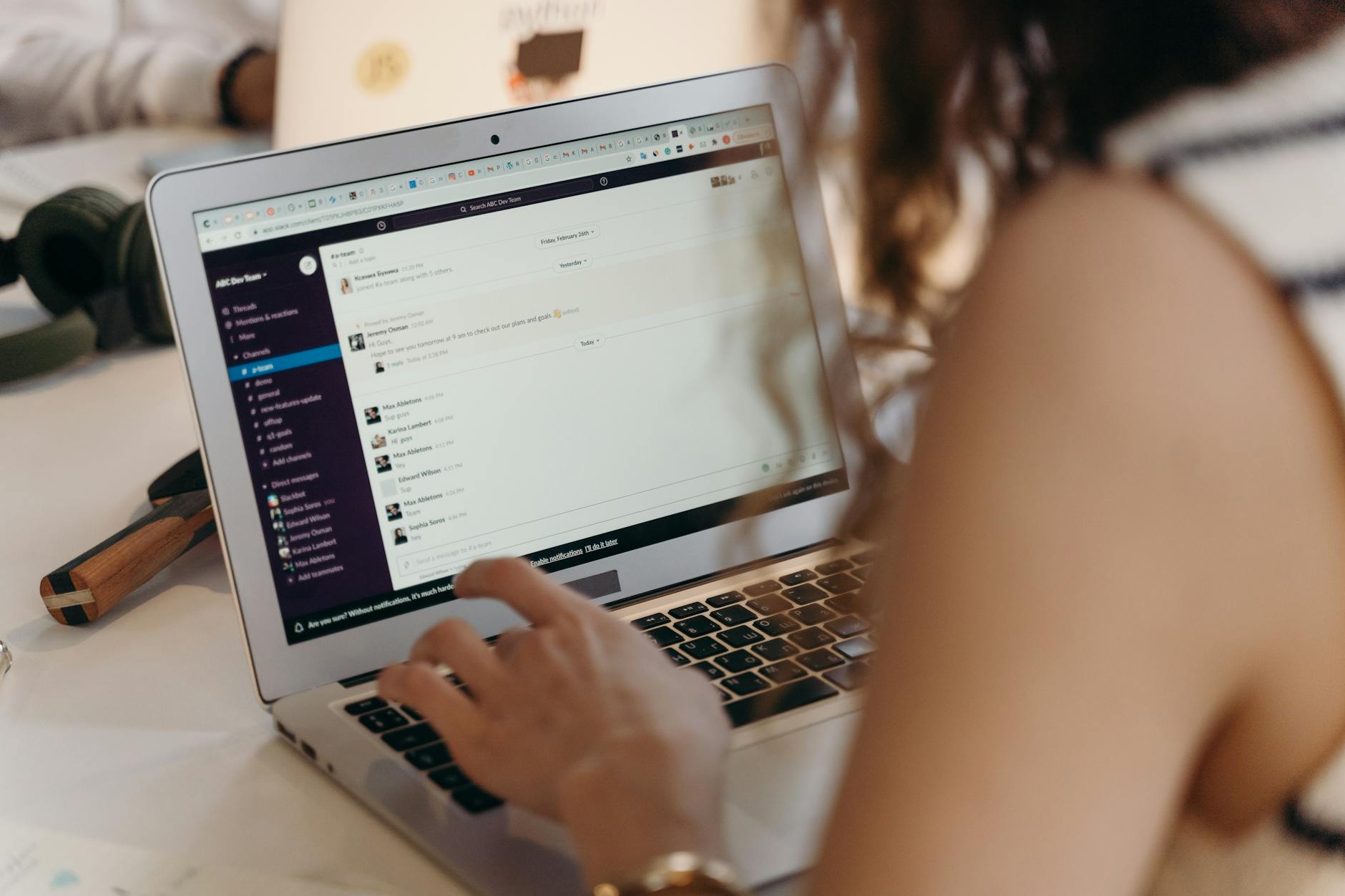 Leading Secure Messaging Platforms: How They Differ
