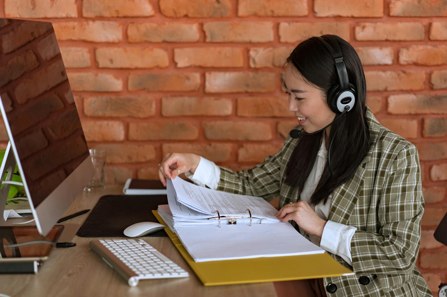 MAINTAINING SERVICE RECORDS AND COMMUNICATION HISTORY