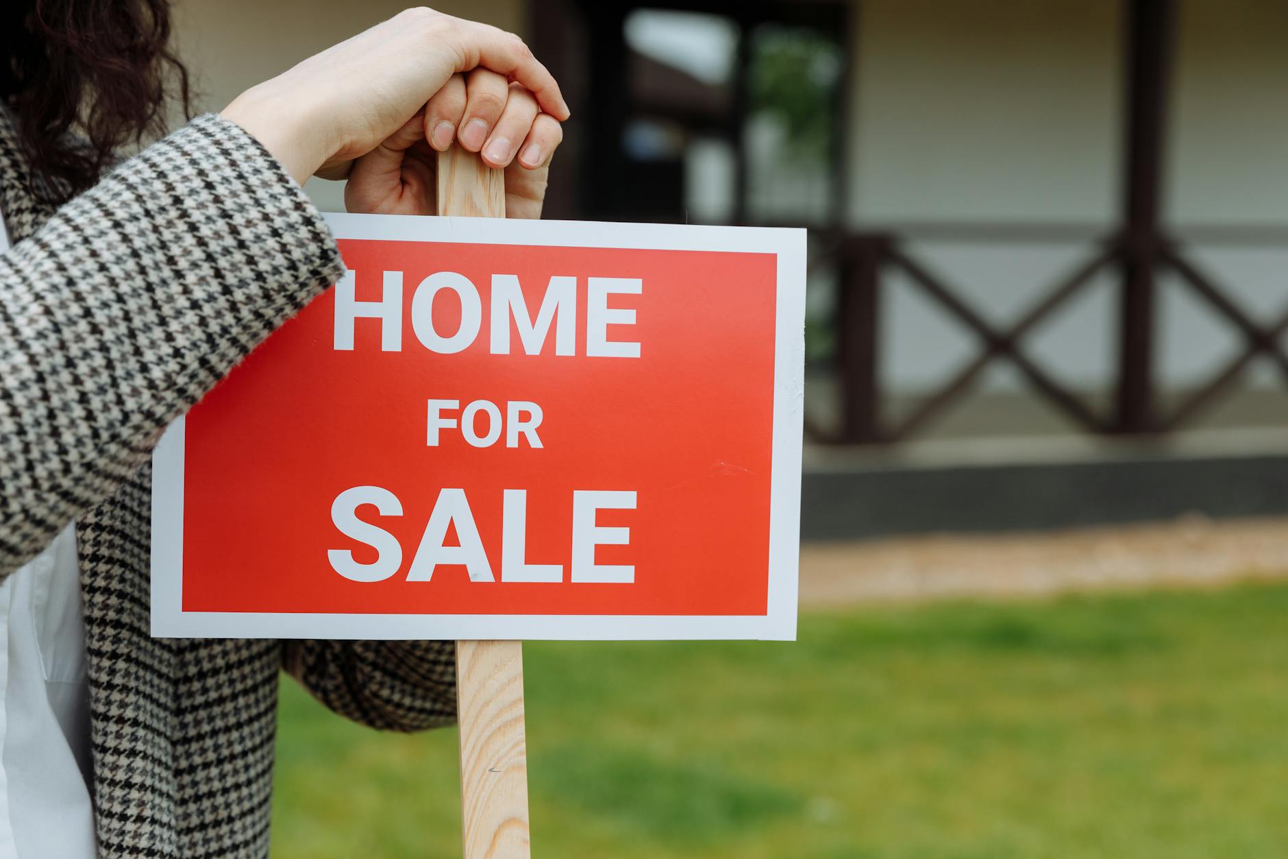 Signs Your Home Warranty Account Is Hacked - Featured image