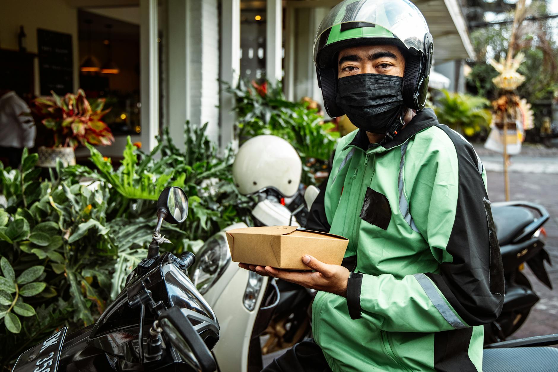 How to Protect Your Food Ordering History Privacy - Featured image