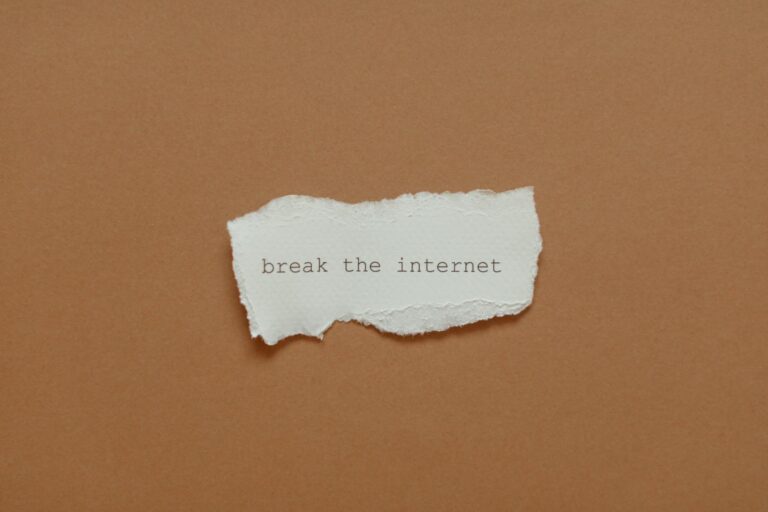 How to Protect Your Social Media Message History - Featured image