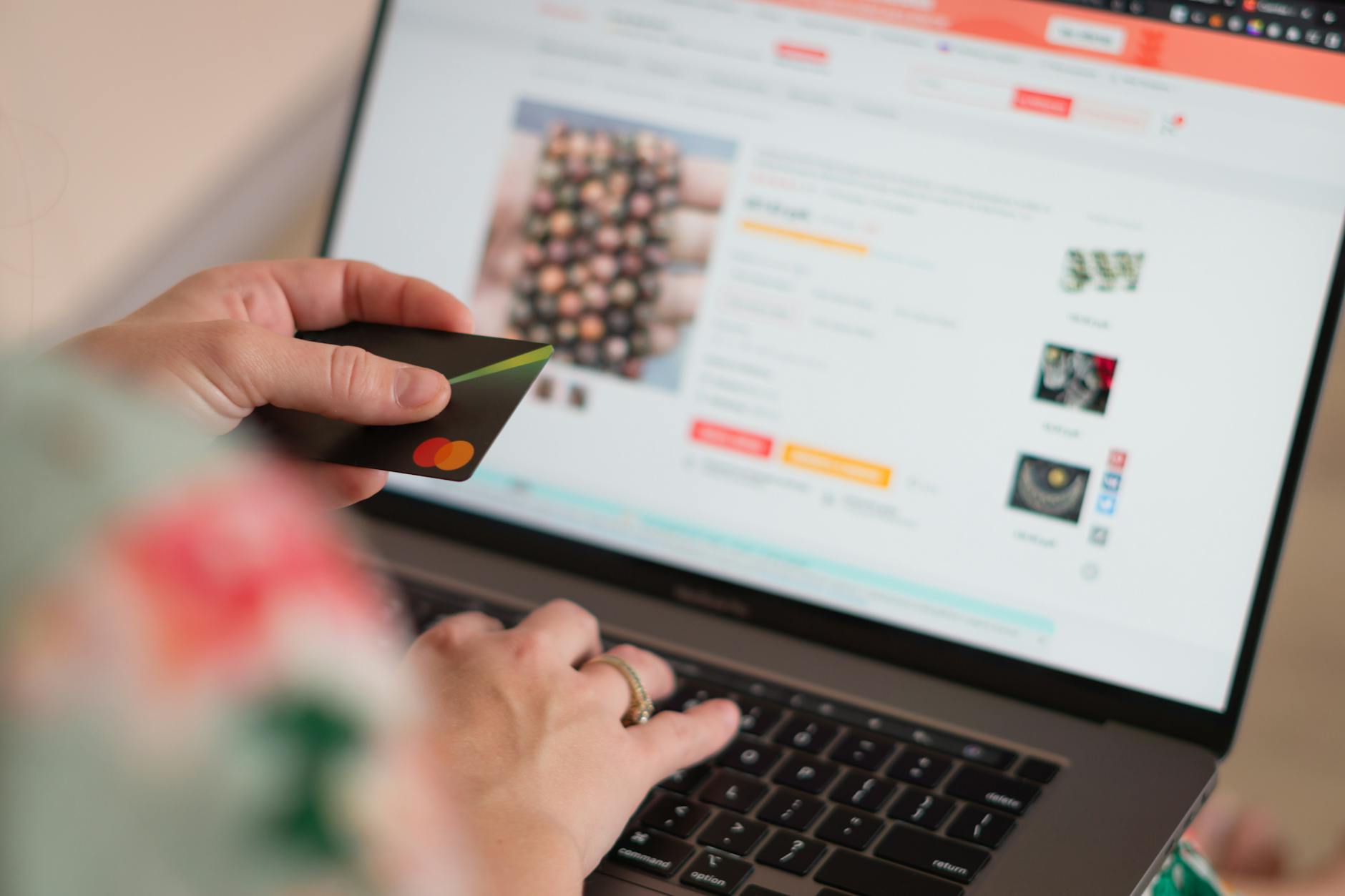 How to Secure Your Vintage Marketplace Profile - Featured image