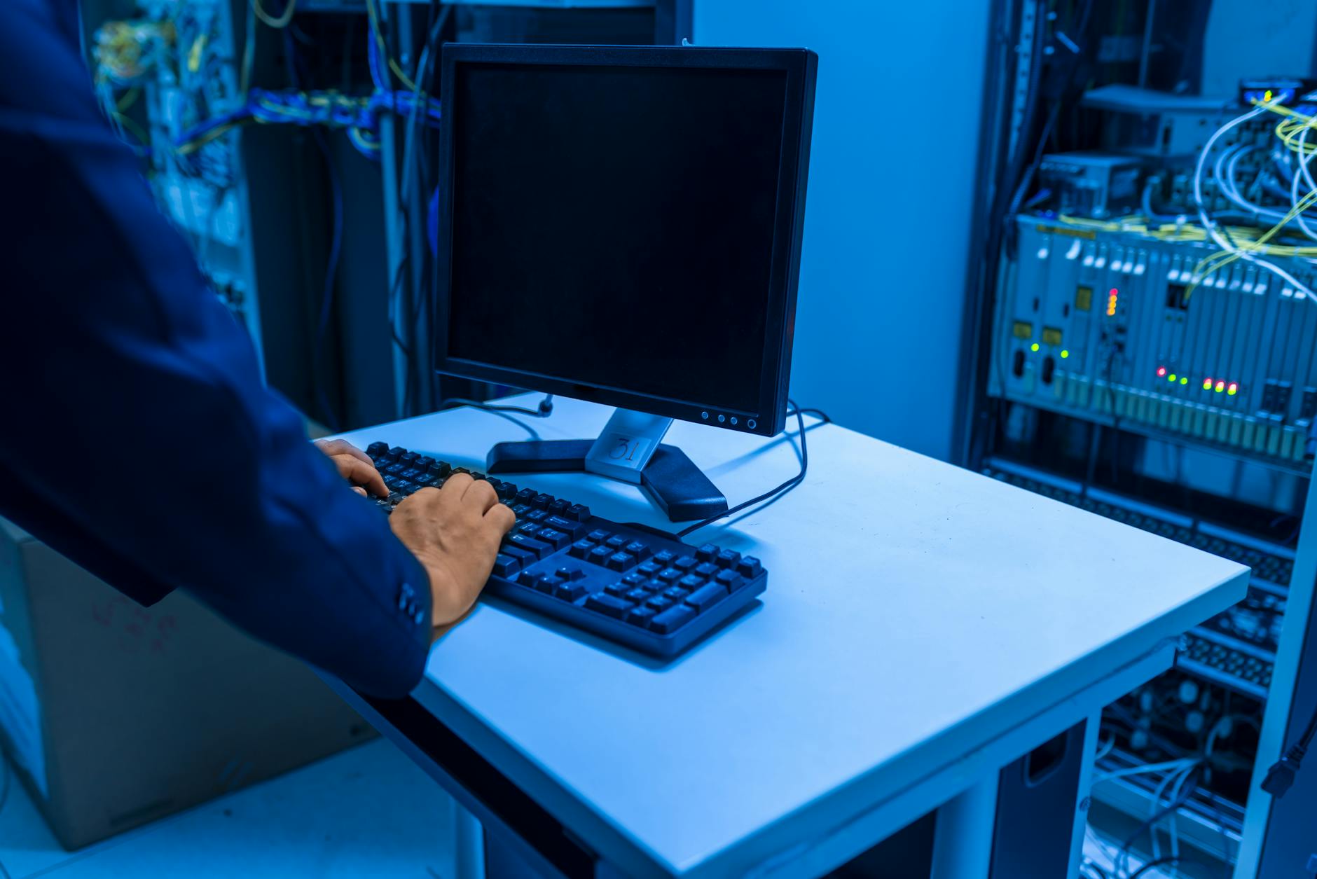 Signs Your Discord Server Is Compromised - Featured image