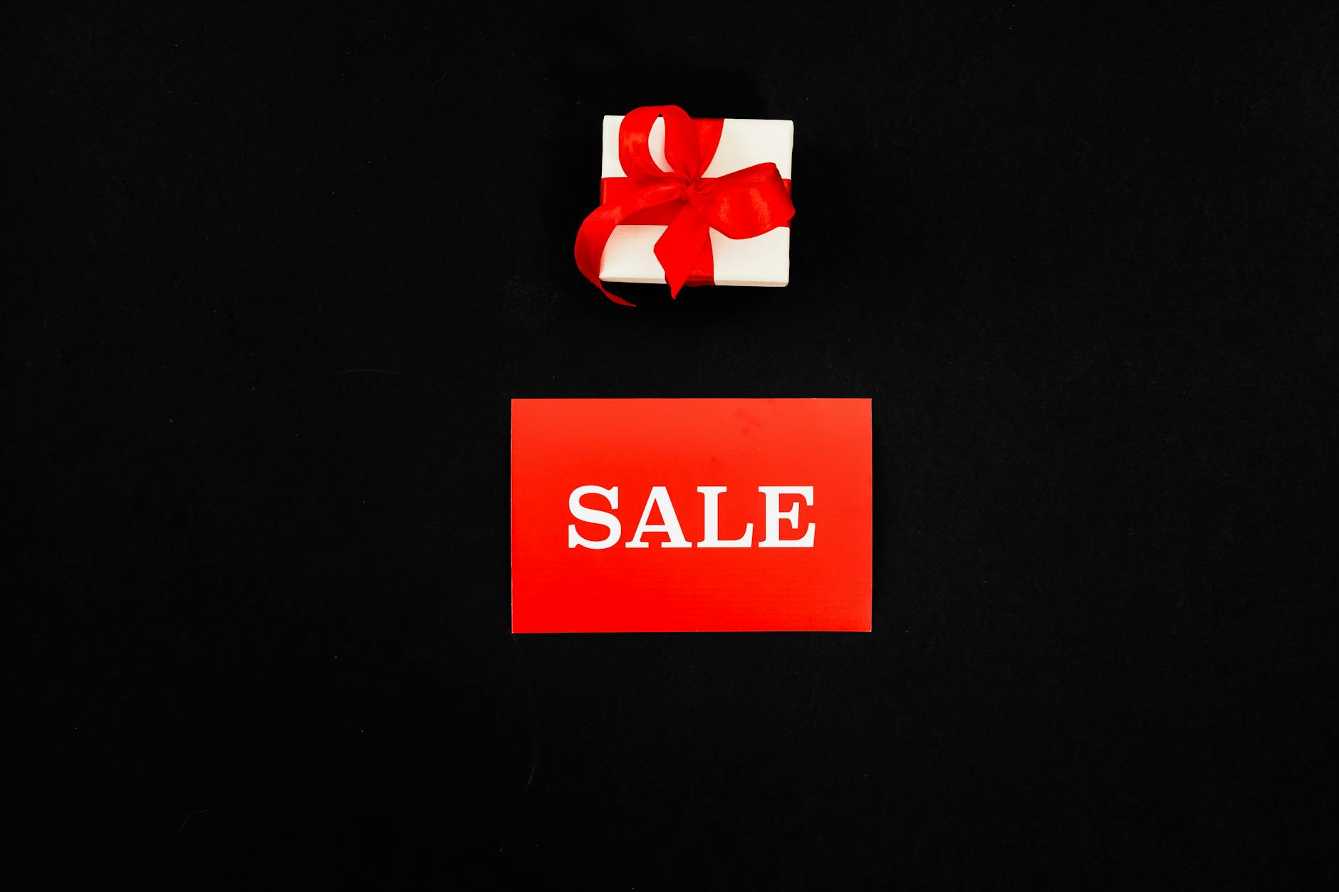 What to Do If Your Gift Card Balance Is Stolen - Featured image