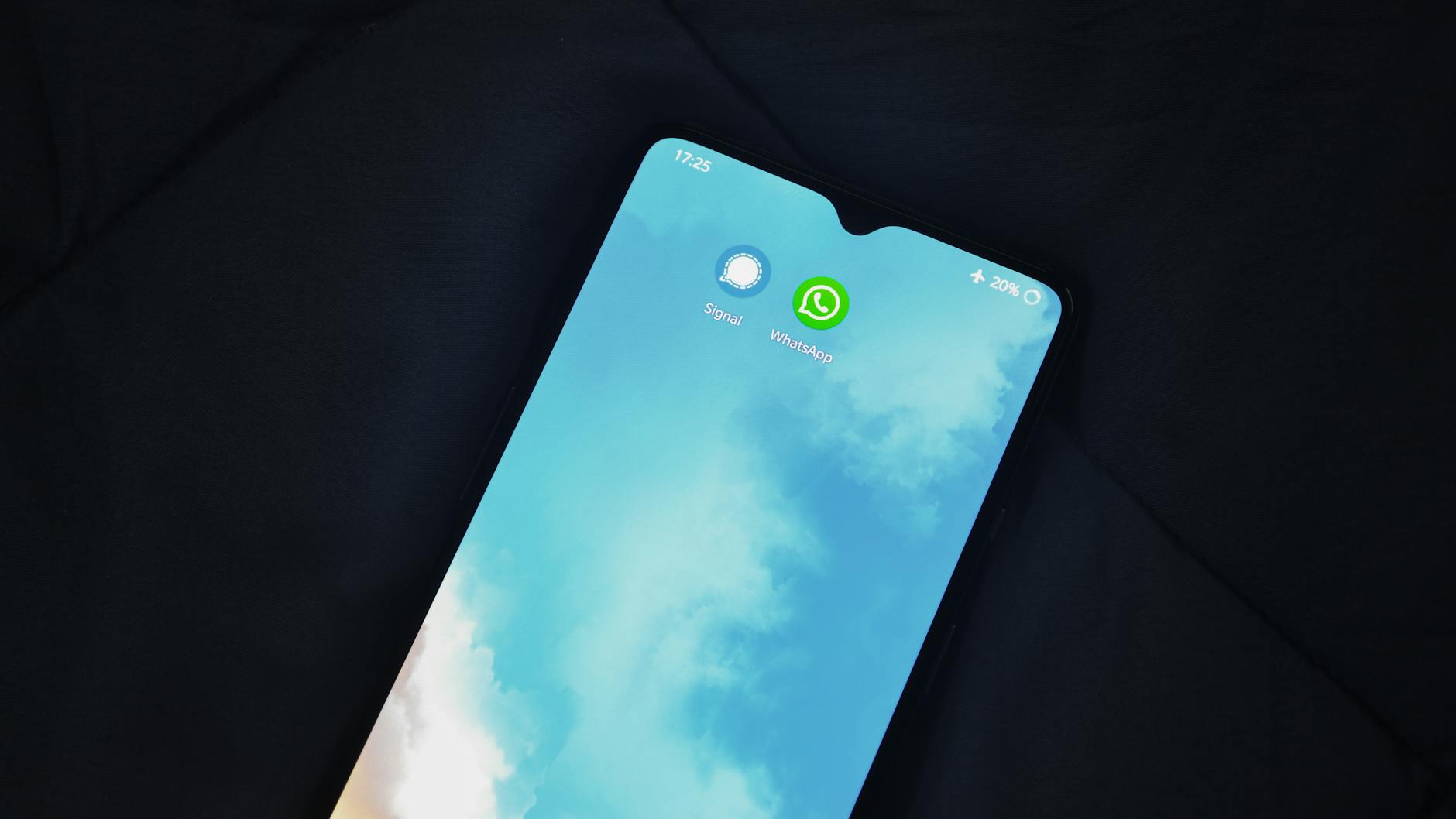 What to Do If Your WhatsApp Is Compromised - Featured image