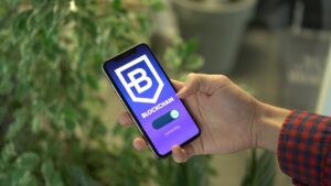 Crypto Wallet Malware Drains Private Keys Through Fake Apps - Featured image