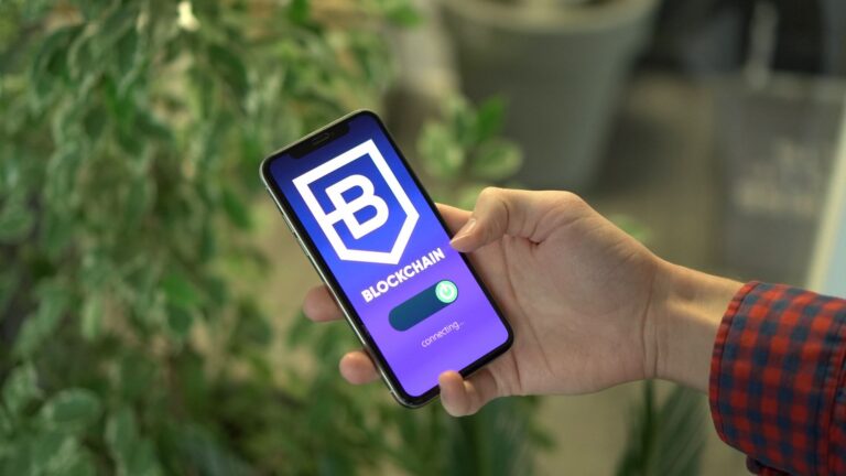 Crypto Wallet Malware Drains Private Keys Through Fake Apps - Featured image