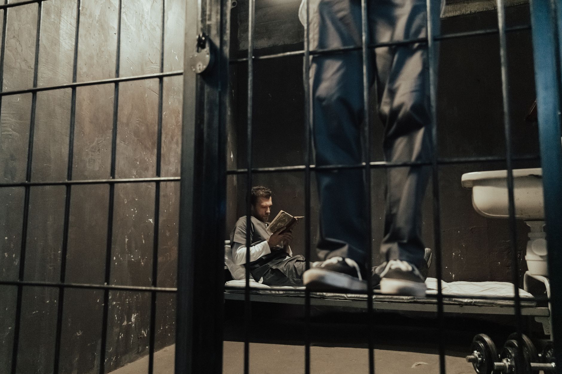 Prison Inmate Personal Data Stolen in Major Database Security Breach and Leak - Featured image