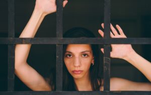 Woman Imprisoned Over Stolen Identity in Bamban POGO Fraud Finally Released - Featured image