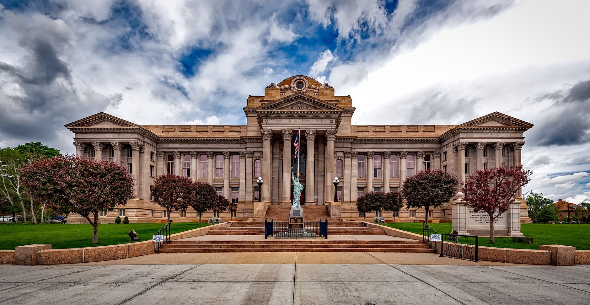 Front of a neoclassical courthouse building