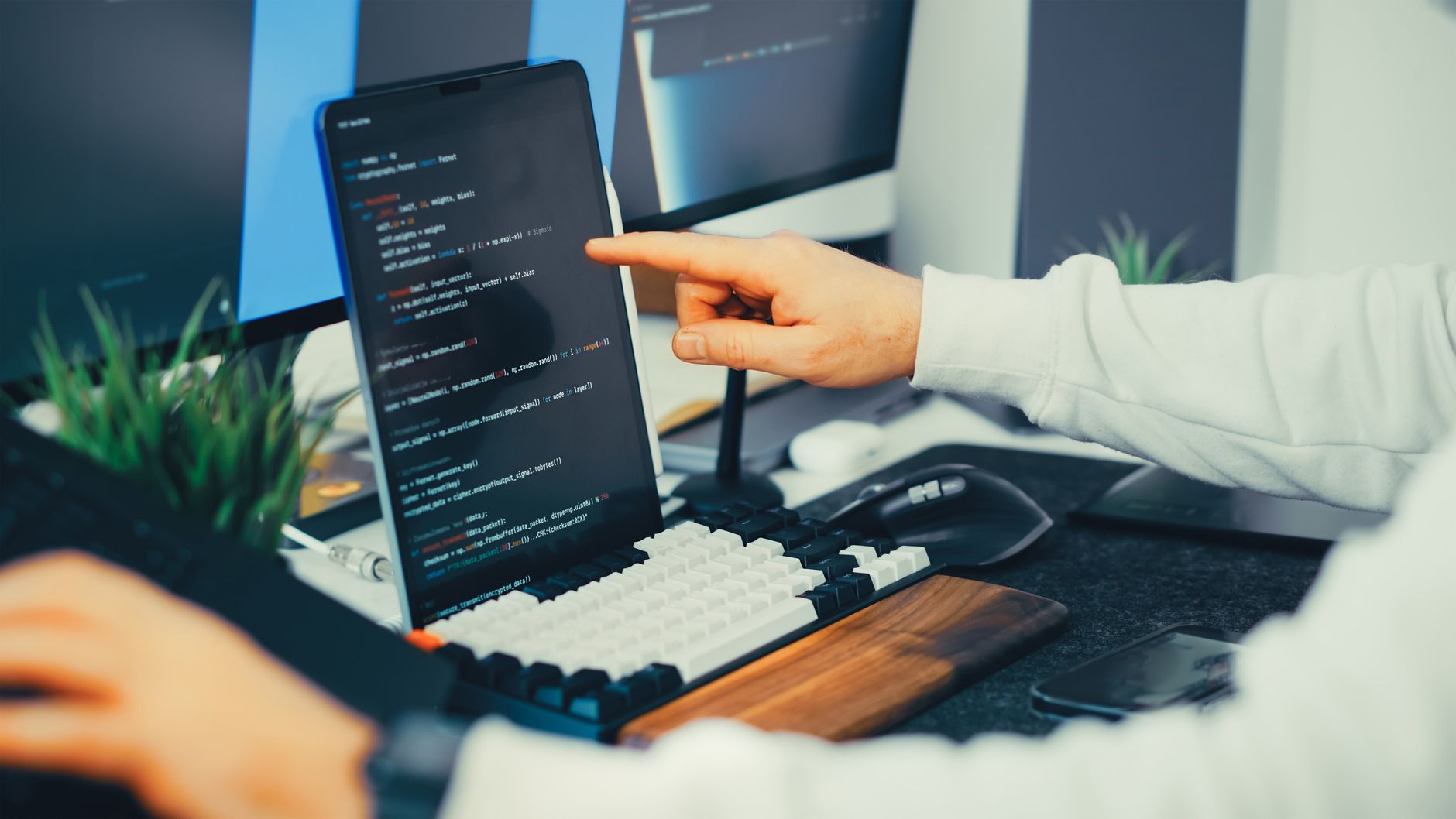 Data Breach and a Shared Email Inbox: How to Protect Other Family Members' Accounts - Featured image